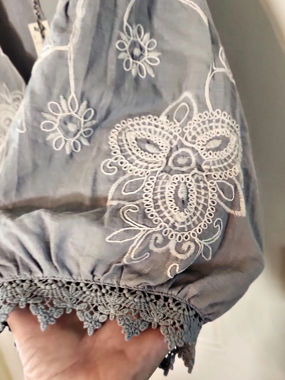 Jennifer & Grace Embroidered Floral Blouse in Blue & White Large - Picture 4 of 4